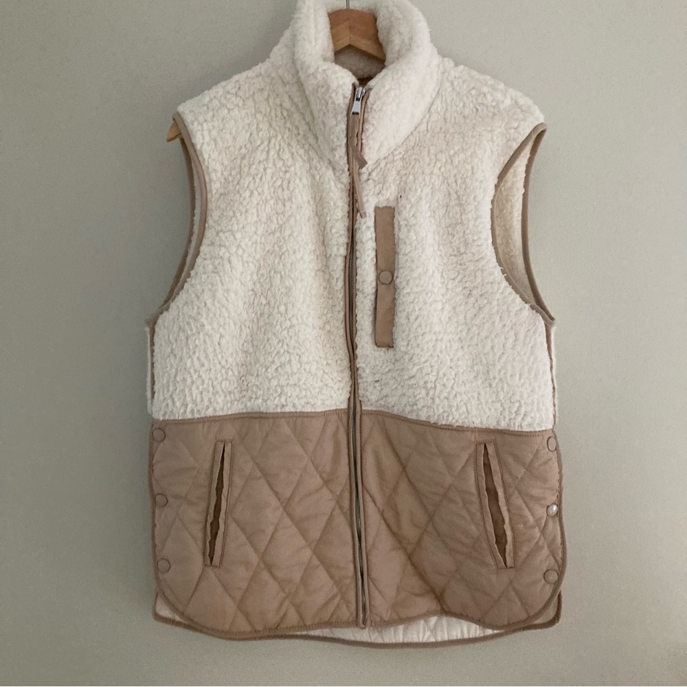 Sherpa Abercrombie & Fitch Vest - great condition!